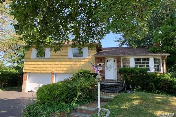 11 Estate Road Smithtown, NY 11787 - Photo 1 of 1 Gallery Image 1