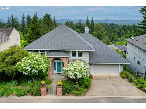 $895,000 | 99 Garibaldi Street, Lake Oswego, OR 97035