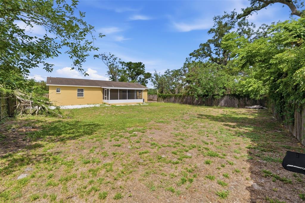 9707 Mary Avenue Tampa, FL 33612 - Photo 27 of 31