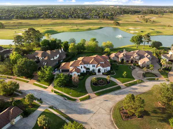$1,795,000 | 82 Manor Lake Estates Circle, Spring, TX 77379