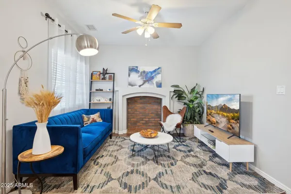 $2,700 | 2012 North 23rd Street, Phoenix, AZ 85006