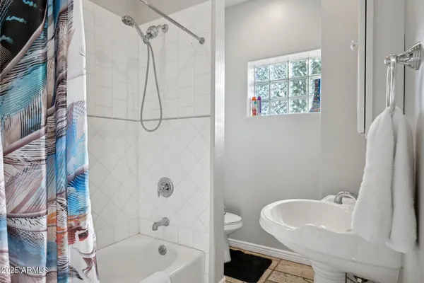 $2,700 | 2012 North 23rd Street, Phoenix, AZ 85006