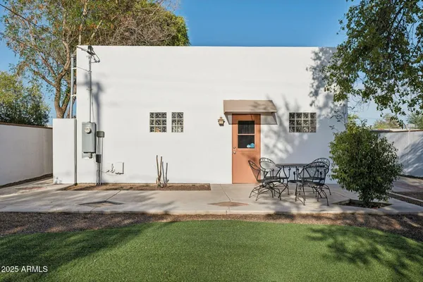 $2,700 | 2012 North 23rd Street, Phoenix, AZ 85006