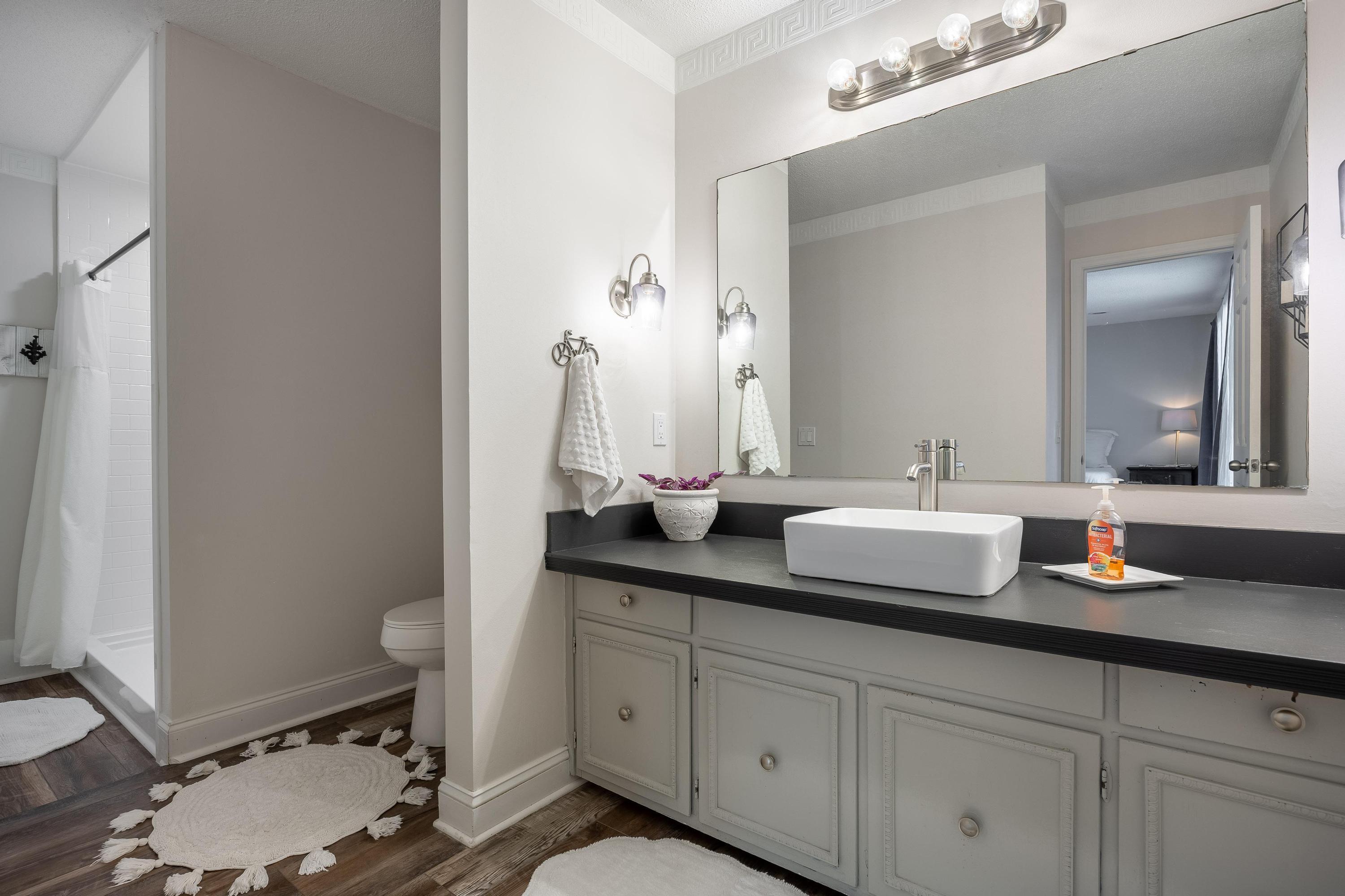 5311 Fairview Road Hixson, TN 37343 - Photo 24 of 40 Primary Bathroom
