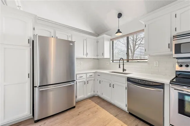 $230,000 | 6010 North Bellefontaine Avenue, Gladstone, MO 64119