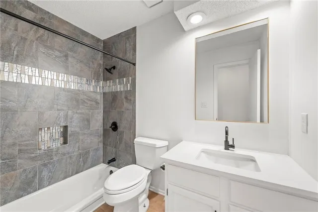 $230,000 | 6010 North Bellefontaine Avenue, Gladstone, MO 64119