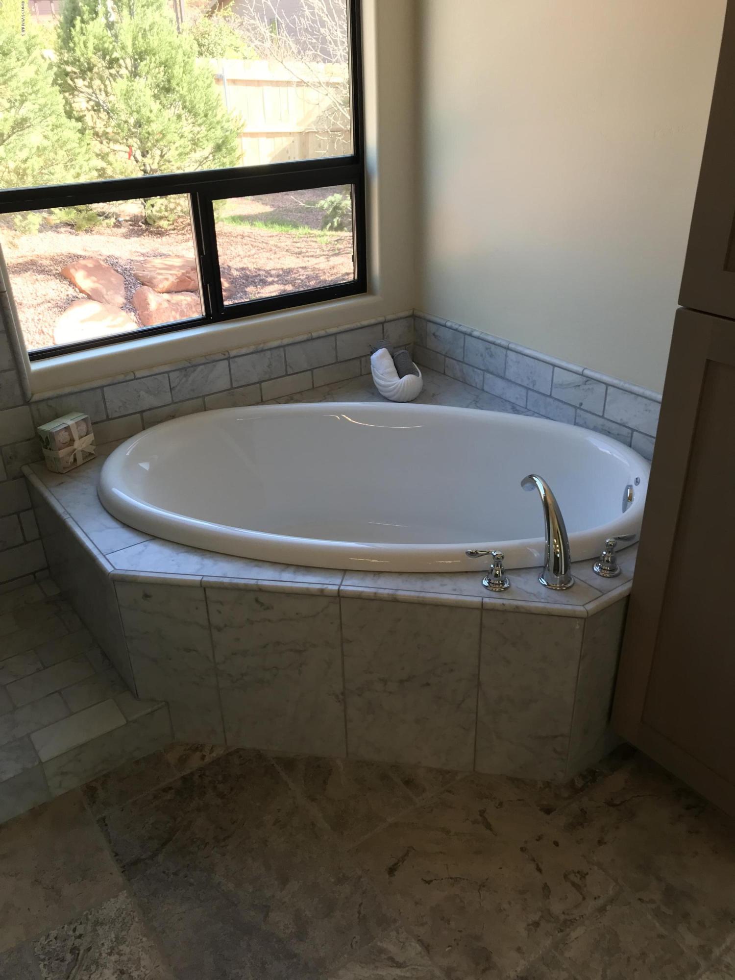2240 Buckboard Road Sedona, AZ 86336 - Photo 20 of 26 master tub