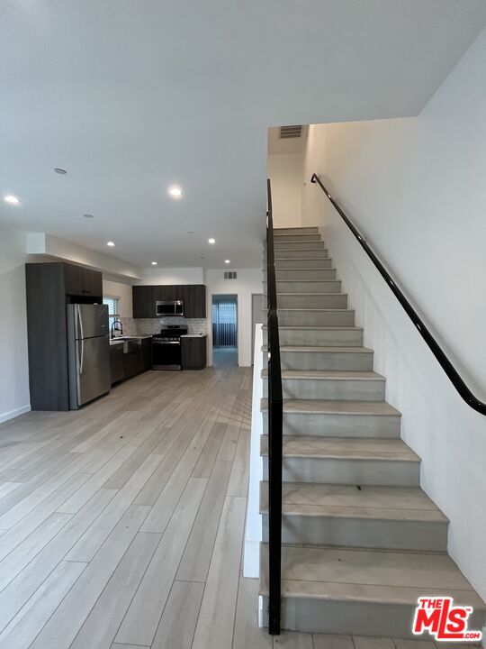 246 North Dillon Street, Unit 246 Los Angeles, CA 90026 - Photo 6 of 24