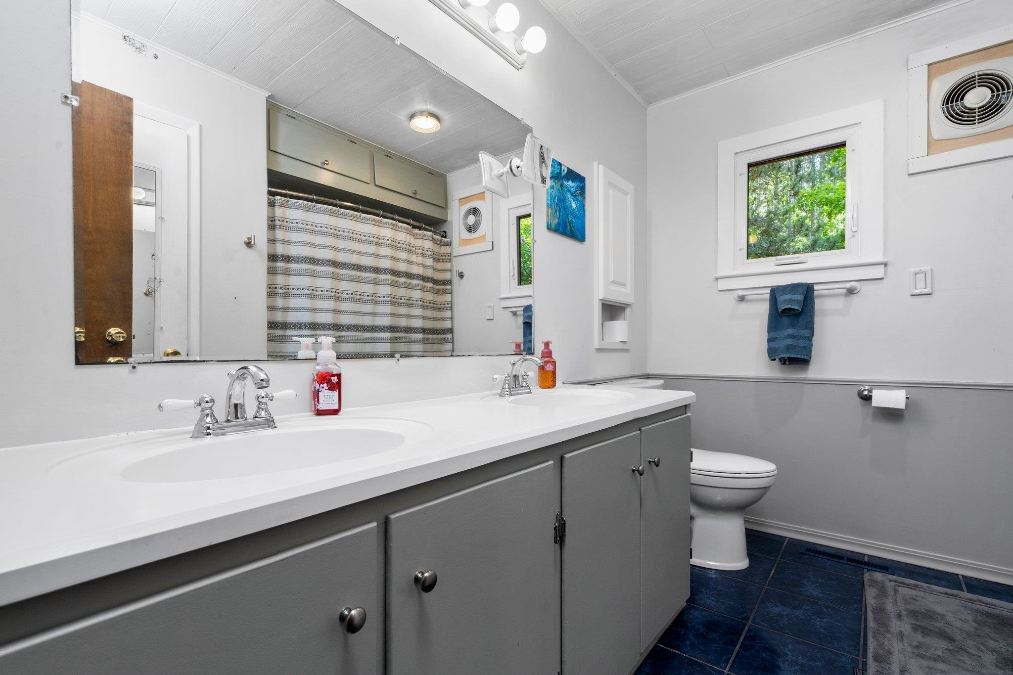 5240 Cedar Valley Road Traverse City, MI 49684 - Photo 19 of 54 1911858-18.JPG