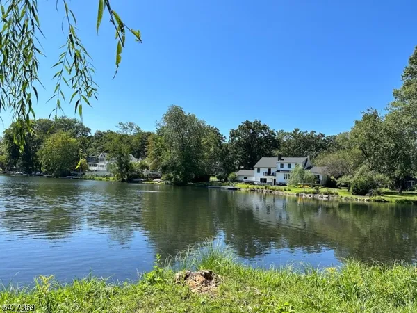 $799,000 | 18 Mountainside Drive, Wayne, NJ 07470