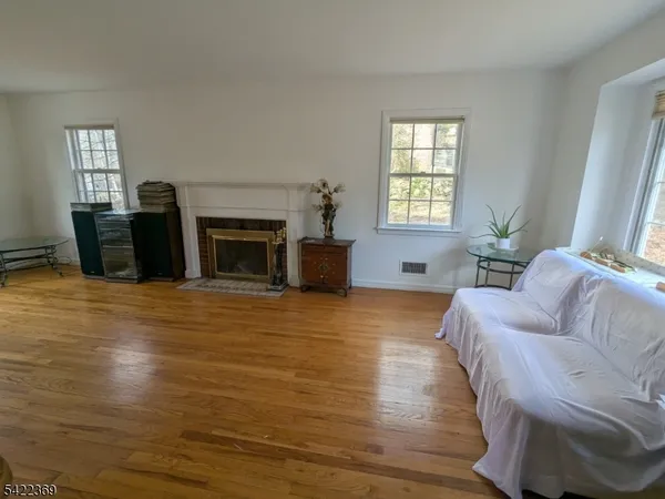 $799,000 | 18 Mountainside Drive, Wayne, NJ 07470