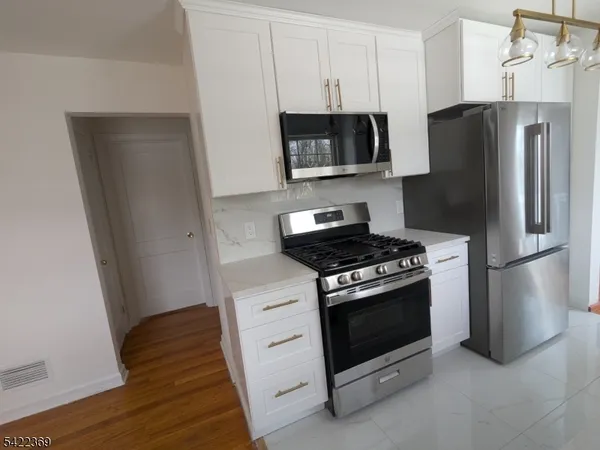 $799,000 | 18 Mountainside Drive, Wayne, NJ 07470