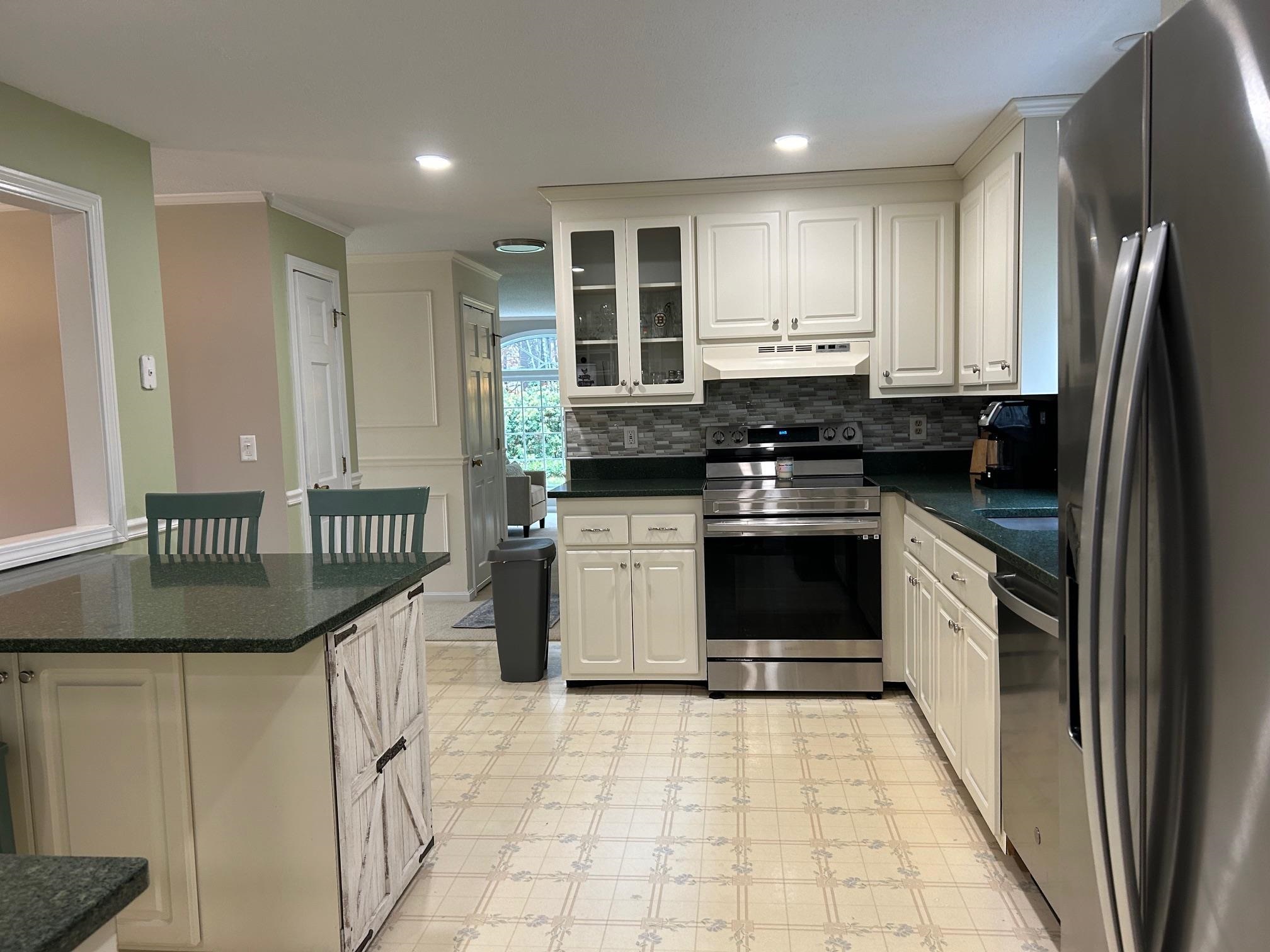 31 Todd Road Nashua, NH 03064 - Photo 3 of 30