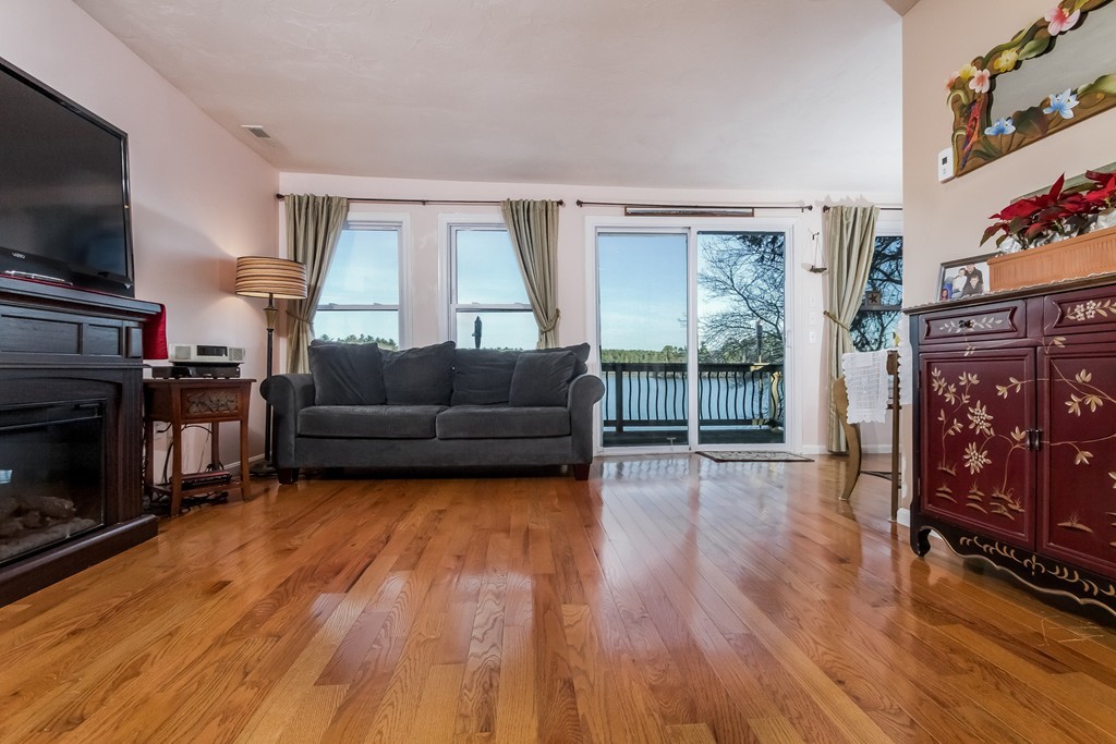 26 Knight's Point Road Plymouth, MA 02360 - Photo 4 of 12 Gallery Image 4