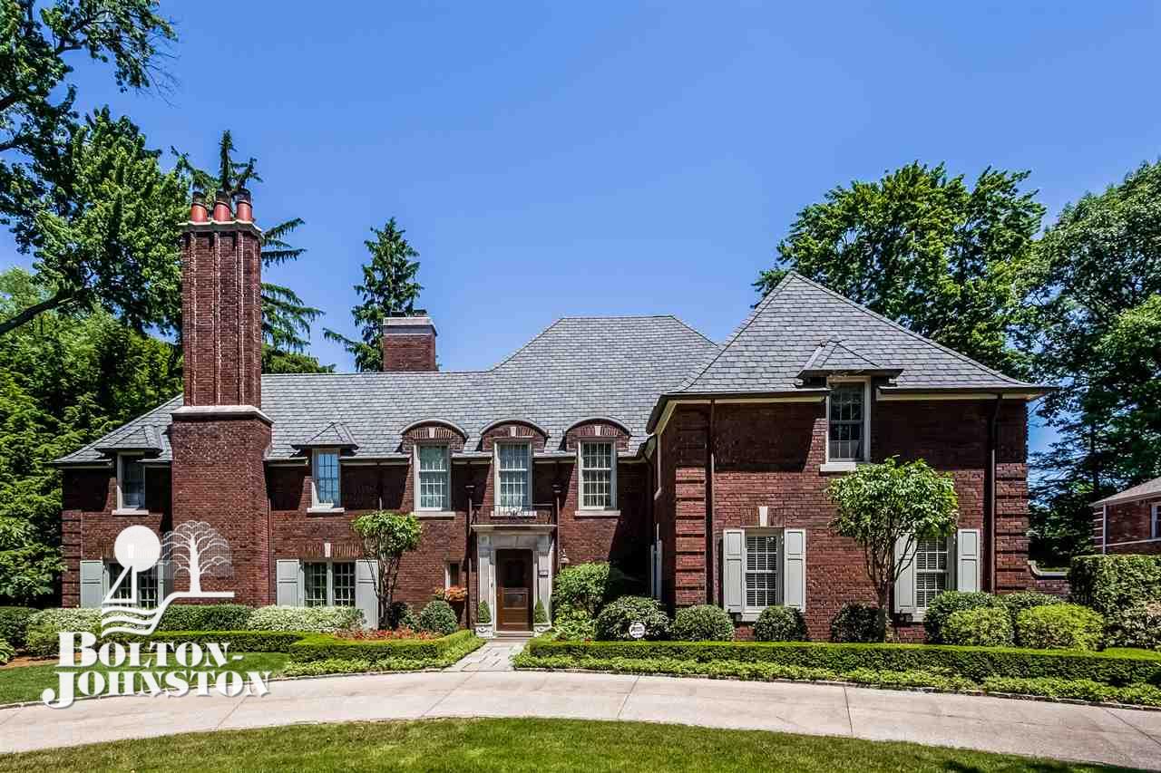 84 Vendome Road Grosse Pointe Farms, MI 48236 - Photo 1 of 41