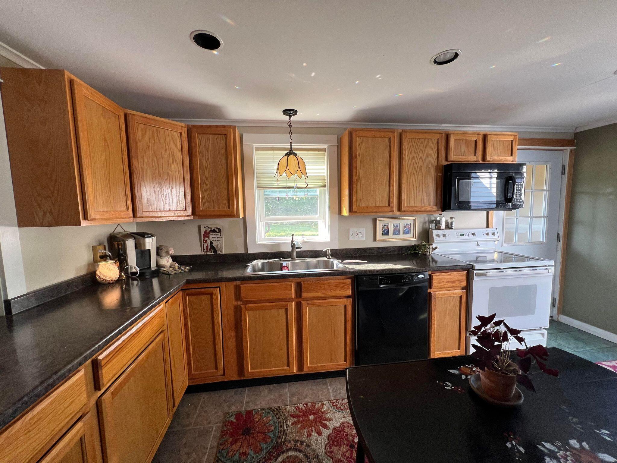 714 Fort Fairfield Road Caribou, ME 04736 - Photo 7 of 35 Kitchen