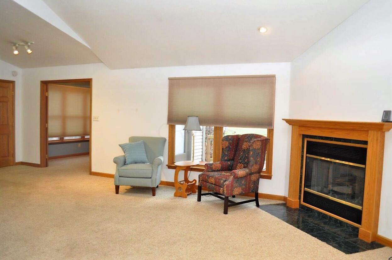 271 Holder Road Baltimore, OH 43105 - Photo 8 of 66 Great Room - 271 Holder Road NW, Baltimore, OH 43105