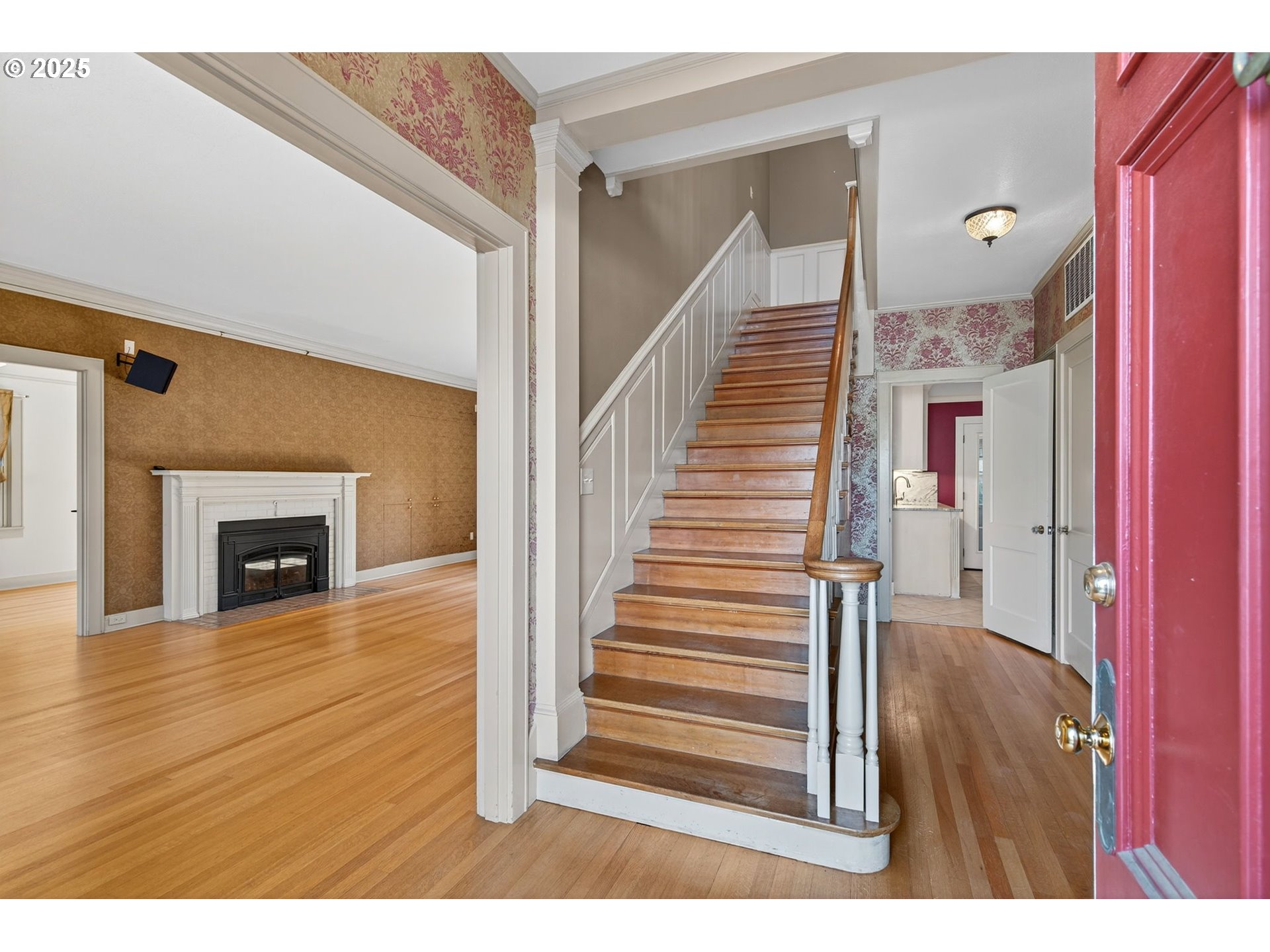 828 Calapooia Street Southwest Albany, OR 97321 - Photo 5 of 46 Gallery Image 5
