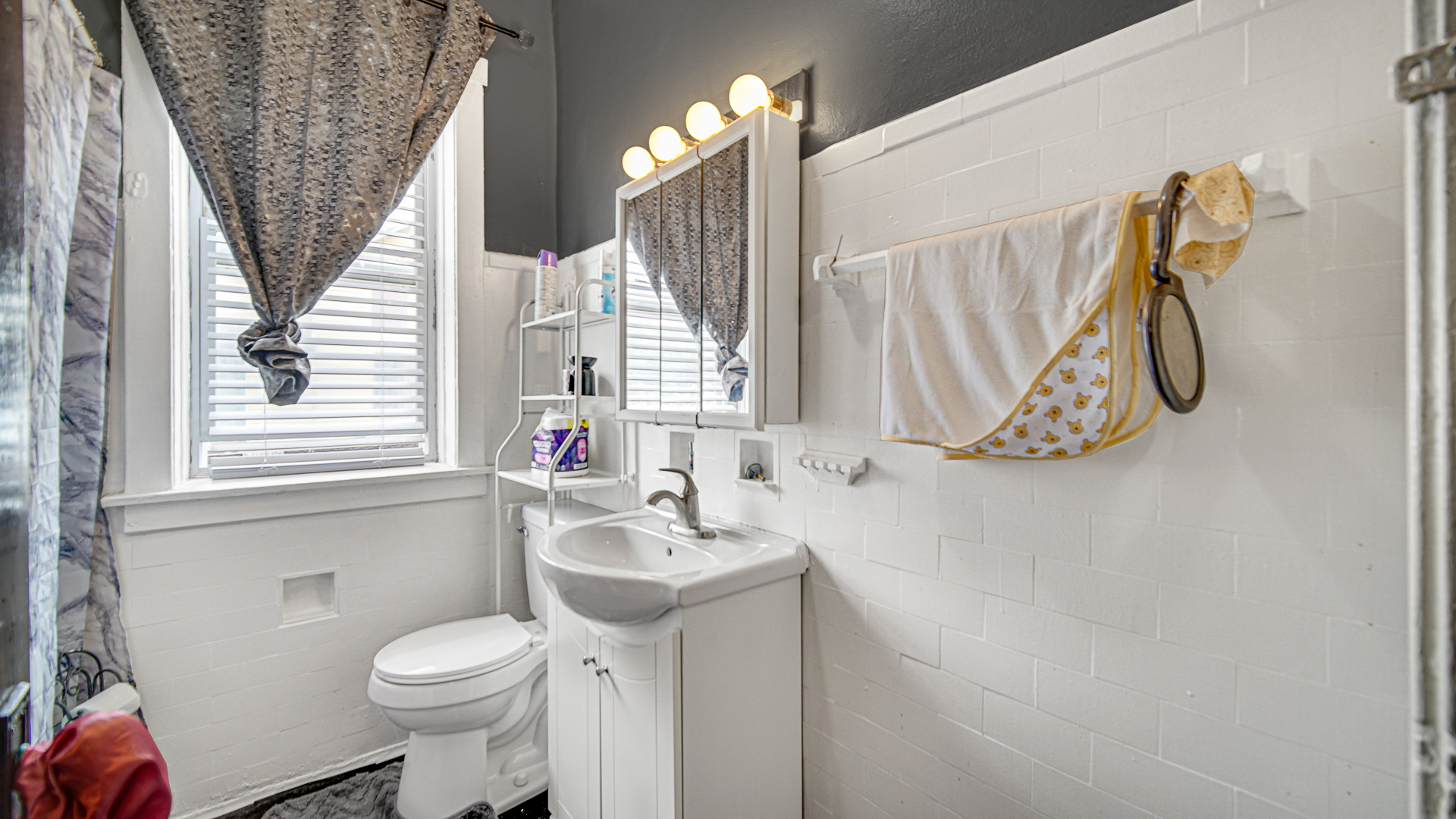 1634 West 68th Street Chicago, IL 60636 - Photo 8 of 34