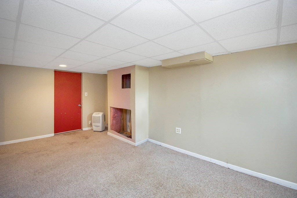369 Commonwealth Avenue Springfield, MA 01108 - Photo 23 of 32