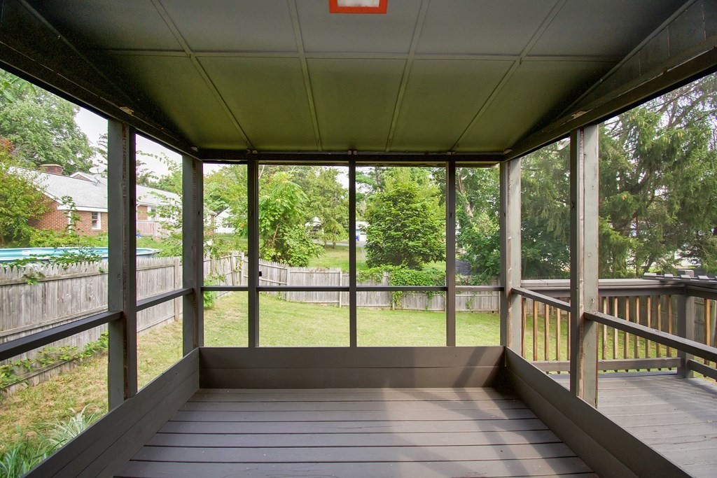 369 Commonwealth Avenue Springfield, MA 01108 - Photo 26 of 32