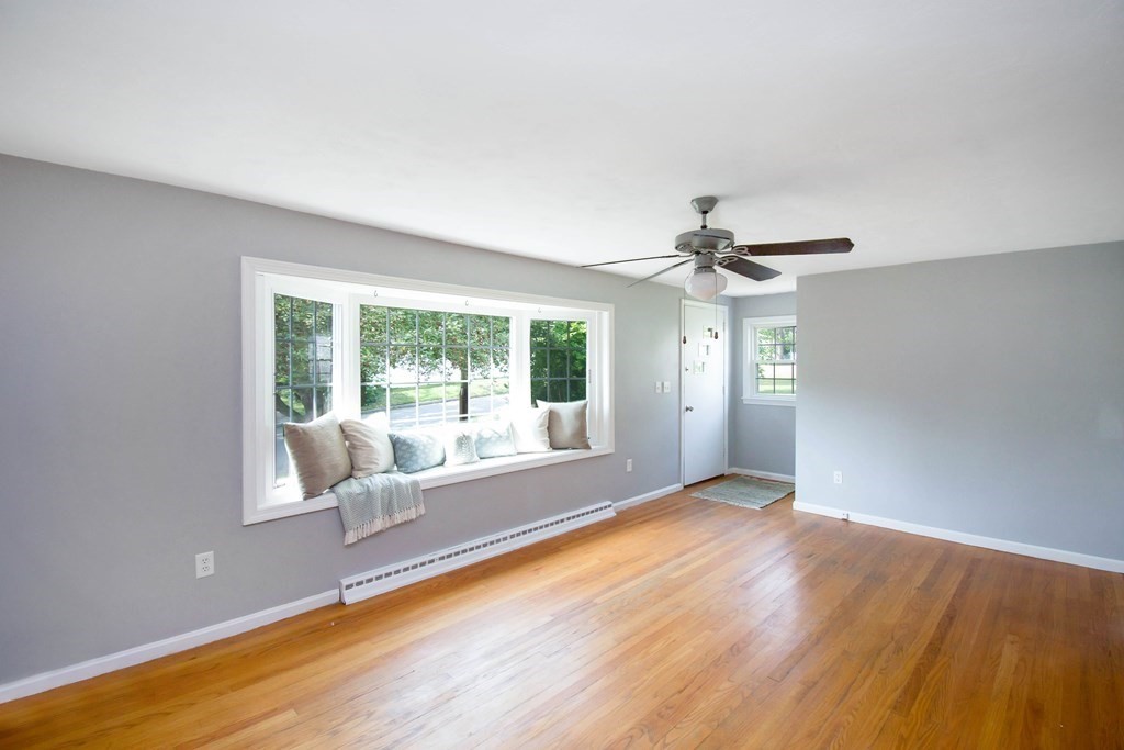 369 Commonwealth Avenue Springfield, MA 01108 - Photo 3 of 32