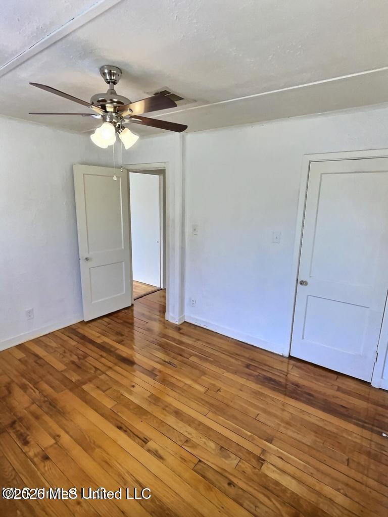 1076 Cherokee Street Biloxi, MS 39530 - Photo 11 of 25 20251010143946263307000000-o