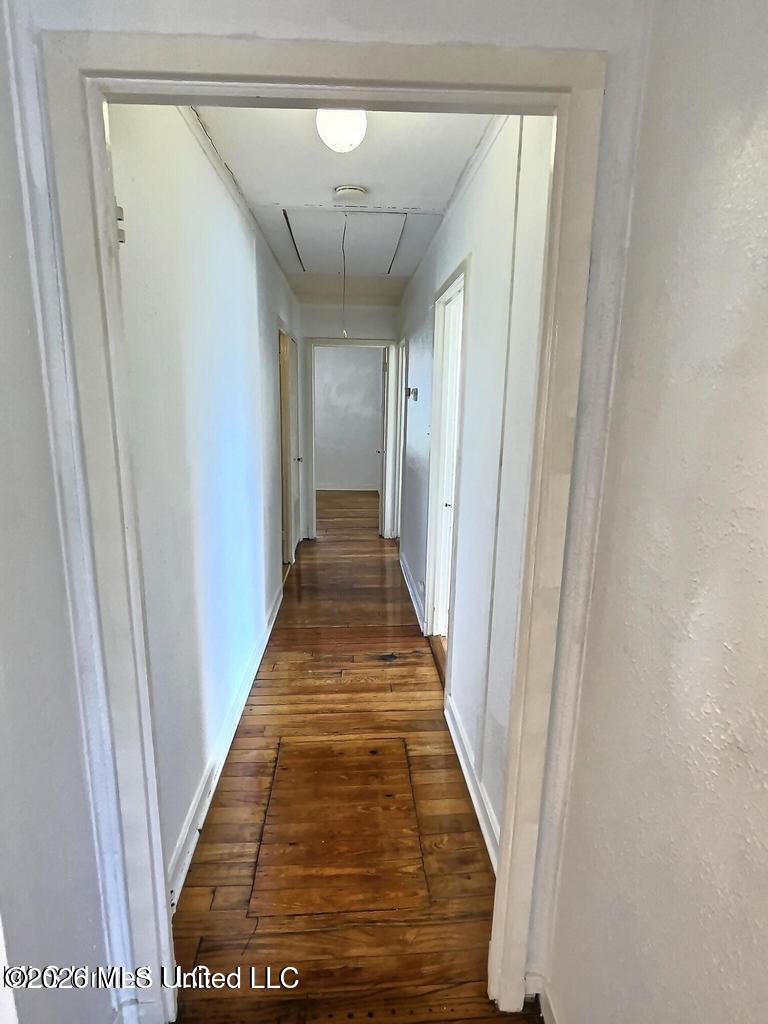 1076 Cherokee Street Biloxi, MS 39530 - Photo 13 of 25 20251010143947106215000000-o