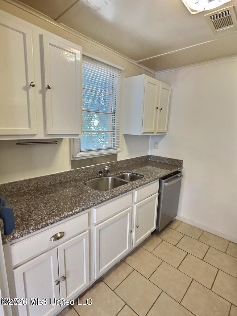 1076 Cherokee Street Biloxi, MS 39530 - Photo 18 of 25 20251010143949800376000000-o