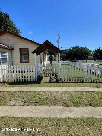 $1,500 | 1076 Cherokee Street, Biloxi, MS 39530