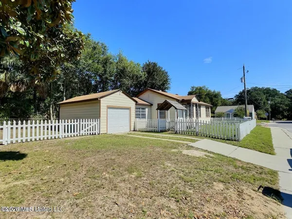 $1,500 | 1076 Cherokee Street, Biloxi, MS 39530