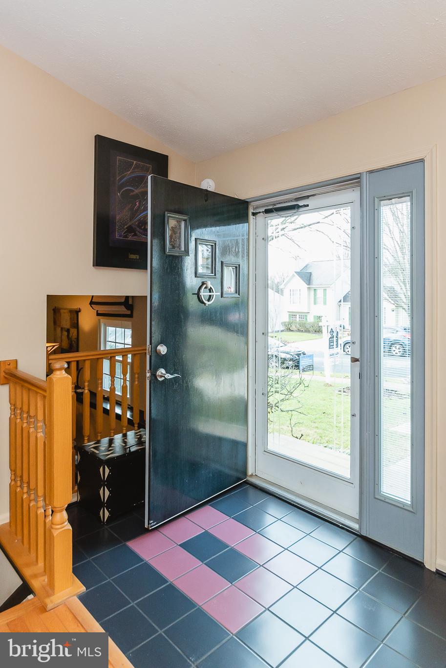 9105 Sunset Ridge Road Randallstown, MD 21133 - Photo 3 of 49 Foyer