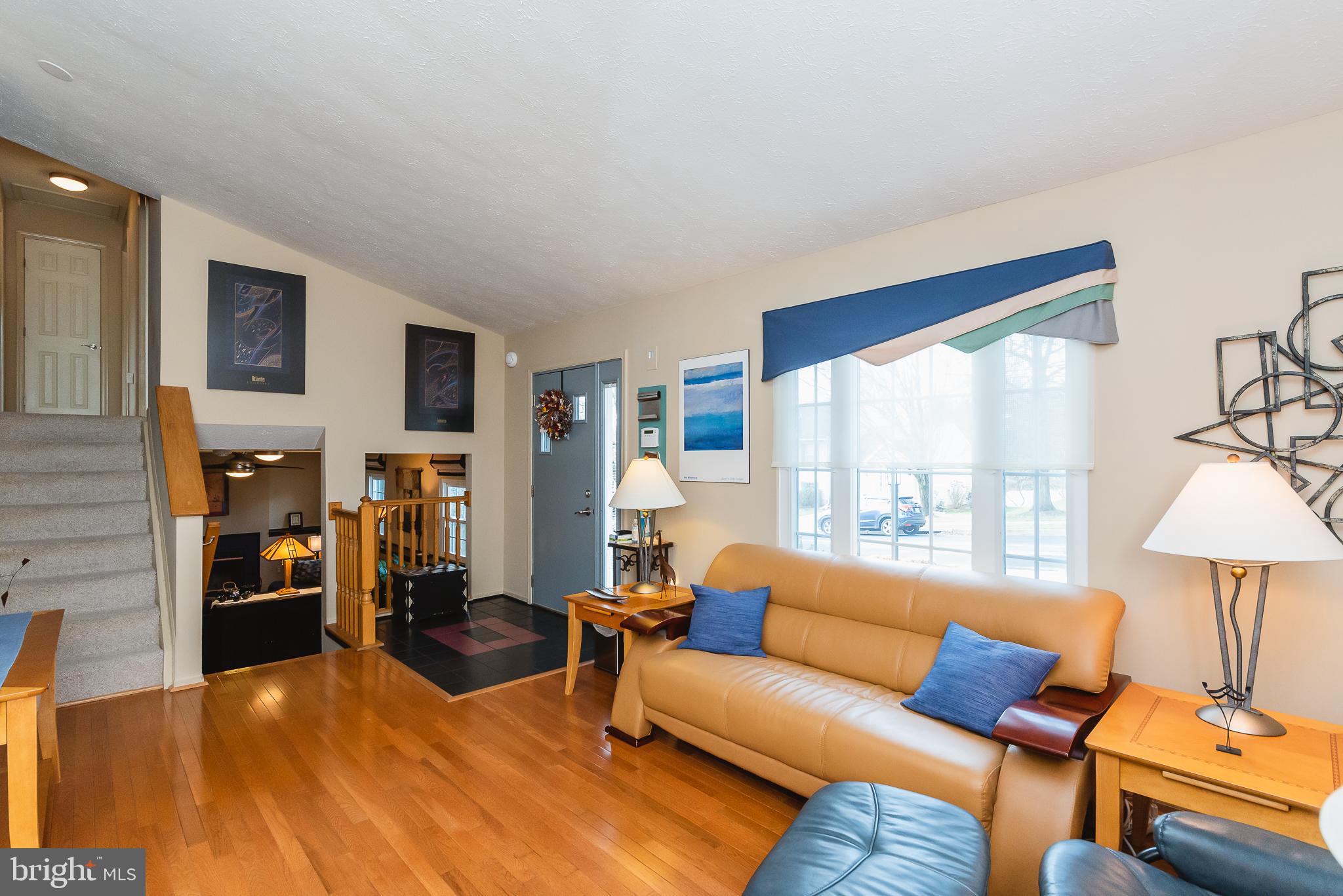 9105 Sunset Ridge Road Randallstown, MD 21133 - Photo 4 of 49 Living Room