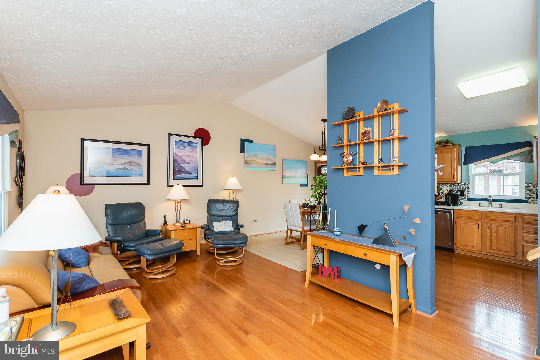 9105 Sunset Ridge Road Randallstown, MD 21133 - Photo 6 of 49 Living Room