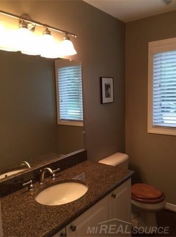 343 Jonathan Drive Rochester, MI 48307 - Photo 12 of 22 31250687-11.JPG