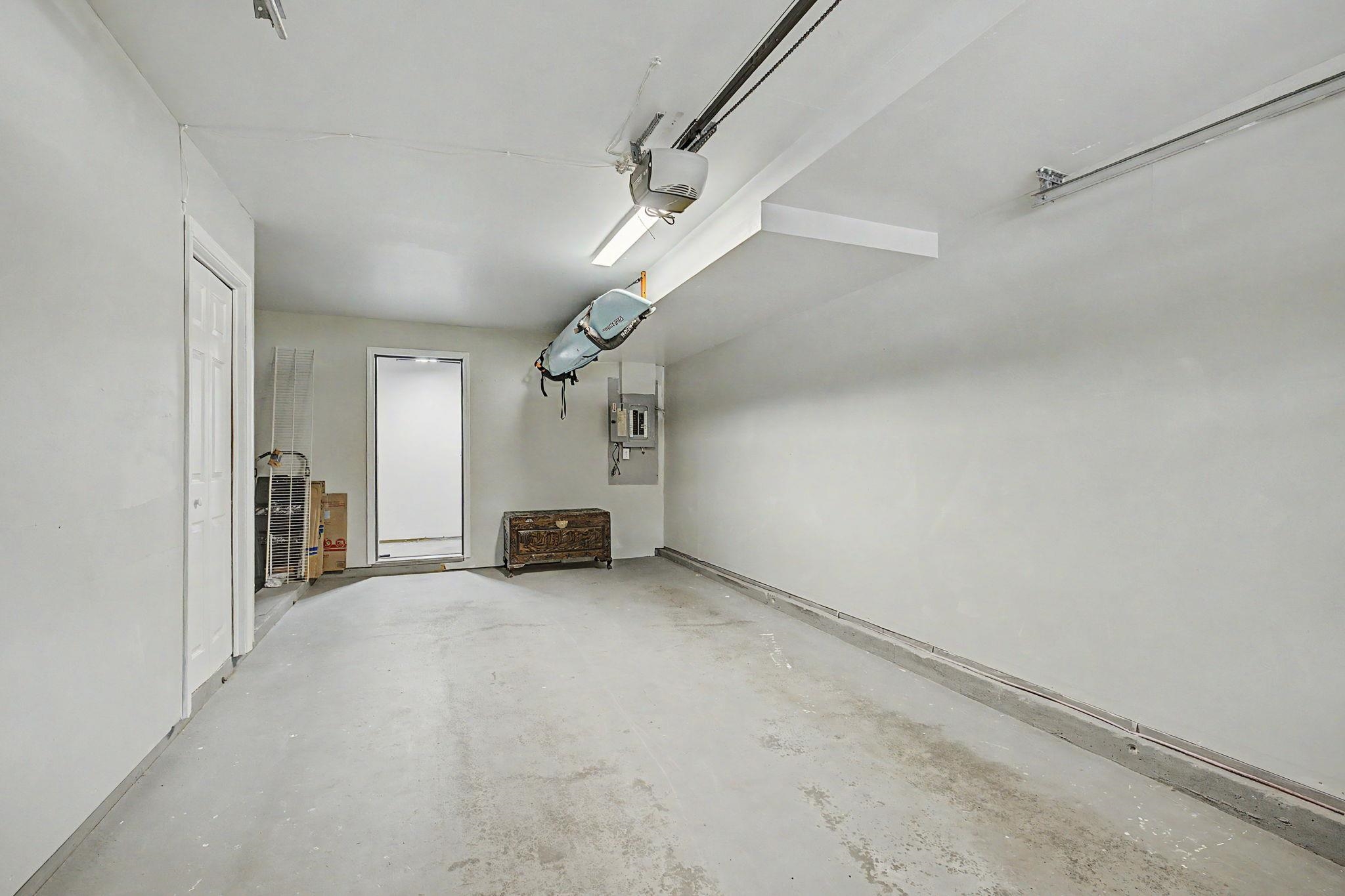 1029 South Mammoth Road, Unit 15 Manchester, NH 03109 - Photo 25 of 37