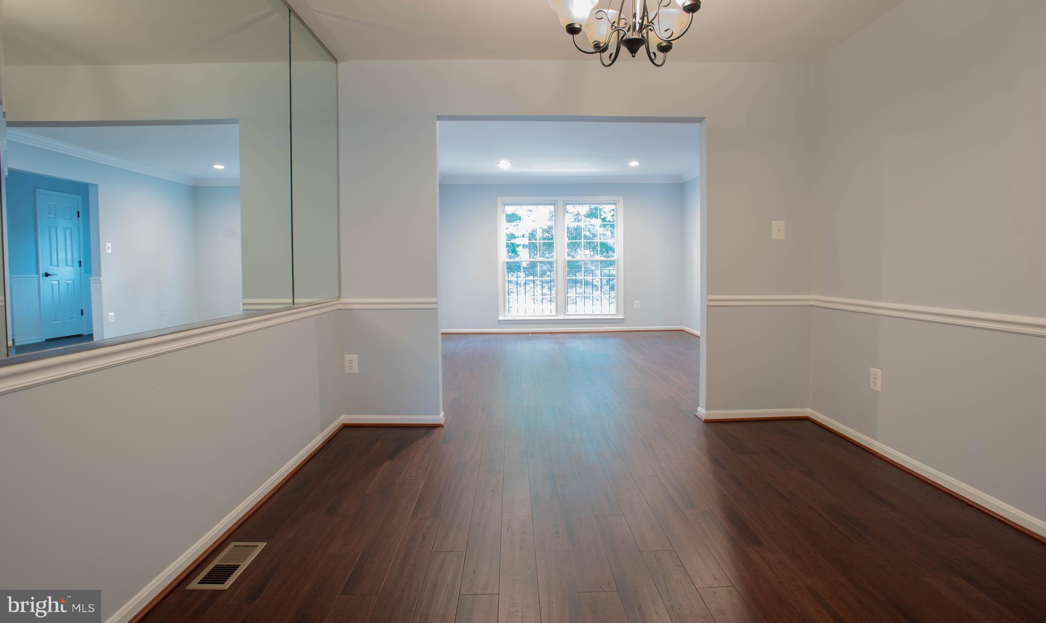 10257 Braddock Road Fairfax, VA 22032 - Photo 3 of 23 Dining Room