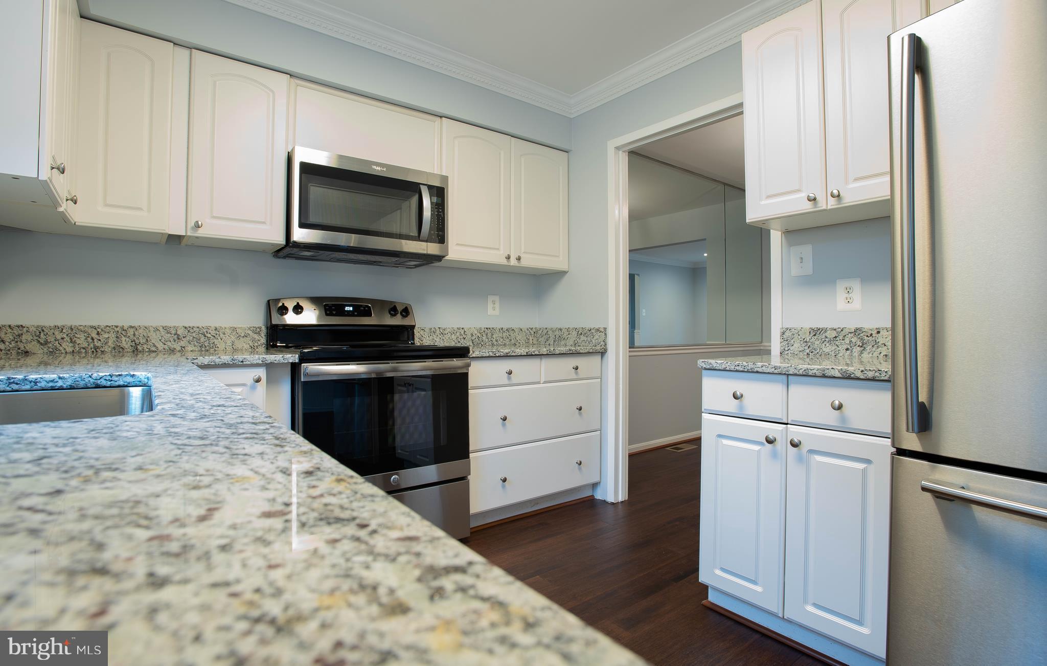 10257 Braddock Road Fairfax, VA 22032 - Photo 4 of 23 Kitchen
