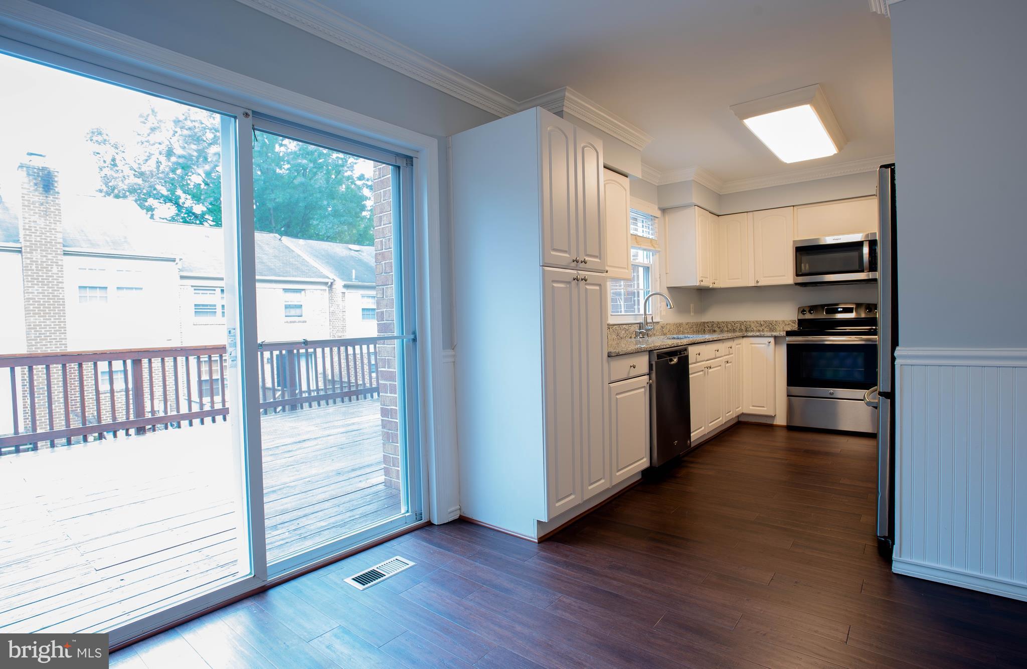 10257 Braddock Road Fairfax, VA 22032 - Photo 7 of 23 kitchen