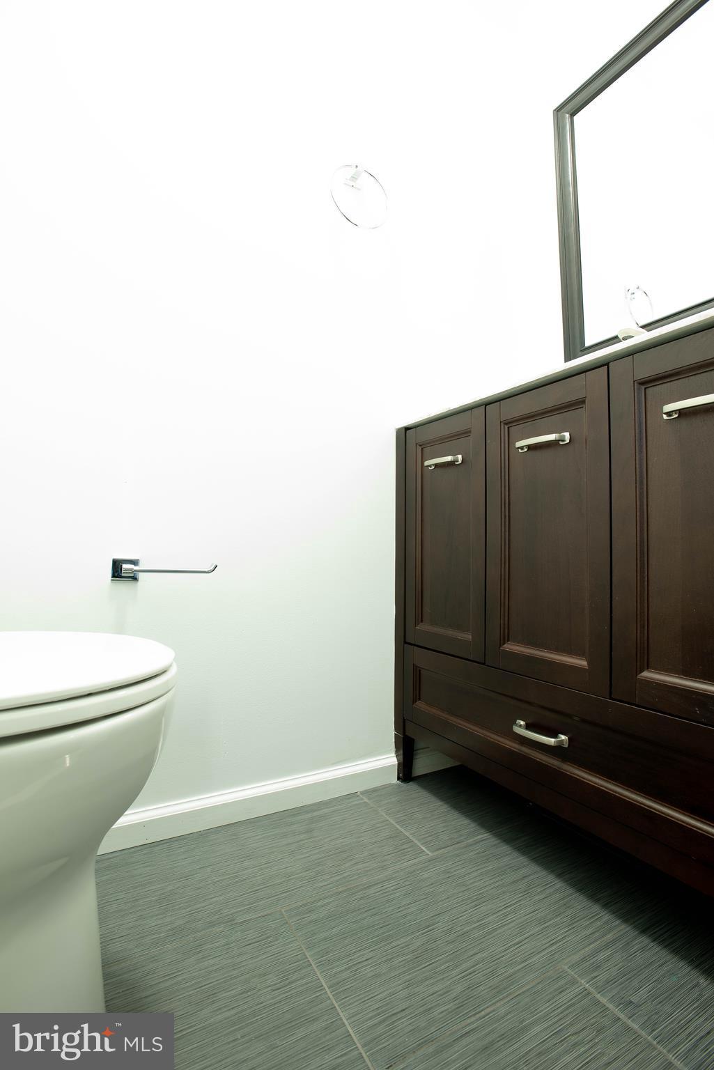 10257 Braddock Road Fairfax, VA 22032 - Photo 9 of 23 1/2 Bath