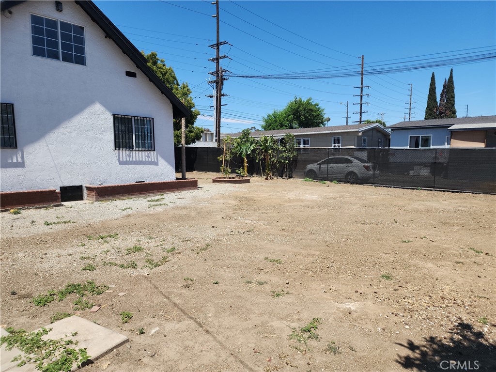700 East Compton Boulevard Compton, CA 90220 - Photo 19 of 21 a house view with a outdoor space