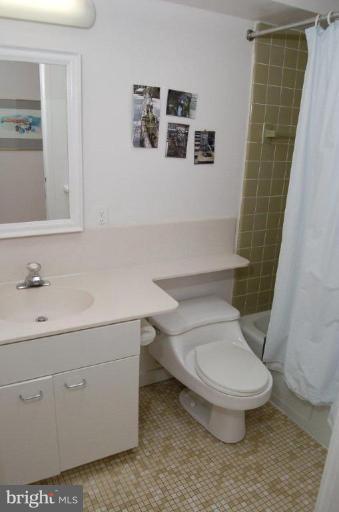 4623 Wilmslow Road Baltimore, MD 21210 - Photo 11 of 30 Master Bath