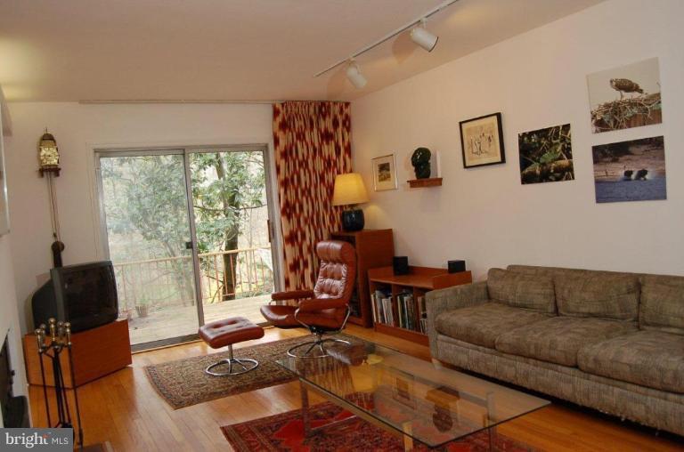 4623 Wilmslow Road Baltimore, MD 21210 - Photo 4 of 30 Living Room #3