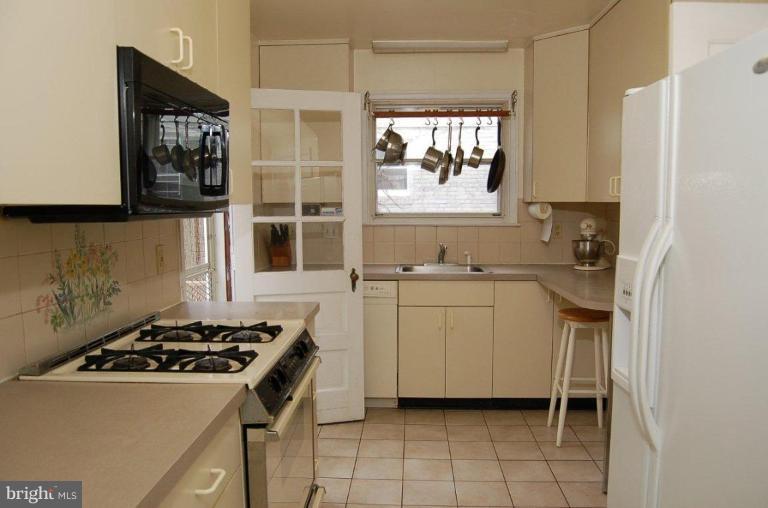 4623 Wilmslow Road Baltimore, MD 21210 - Photo 8 of 30 Kitchen