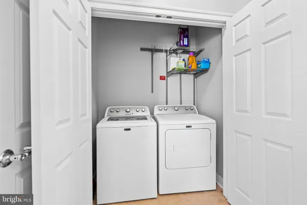 $685,000 | 25491 Amber Gate Terrace, Chantilly, VA 20152