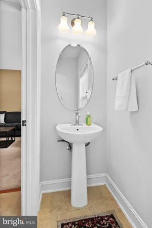 $685,000 | 25491 Amber Gate Terrace, Chantilly, VA 20152