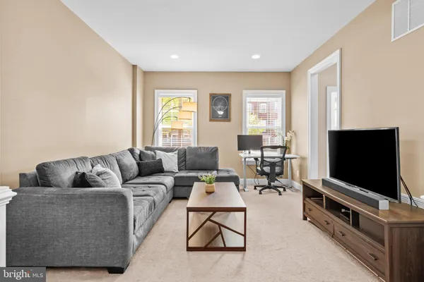 $685,000 | 25491 Amber Gate Terrace, Chantilly, VA 20152