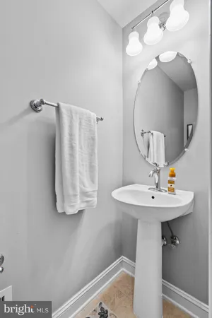 $685,000 | 25491 Amber Gate Terrace, Chantilly, VA 20152