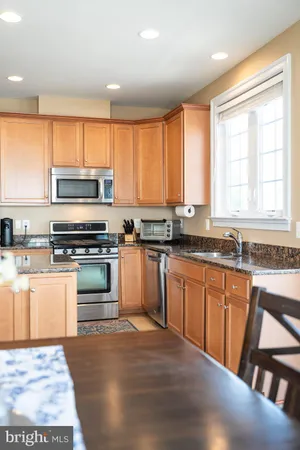 $685,000 | 25491 Amber Gate Terrace, Chantilly, VA 20152
