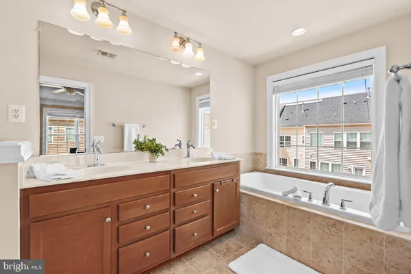 $685,000 | 25491 Amber Gate Terrace, Chantilly, VA 20152